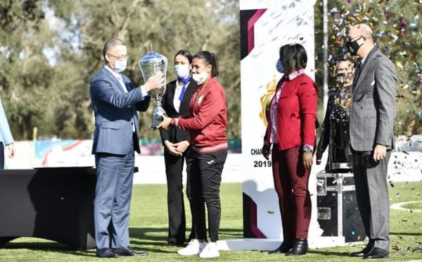 Football Féminin : Les footballeuses de l'AS FAR couronnées après leur titre du Championnat national 2019/2020