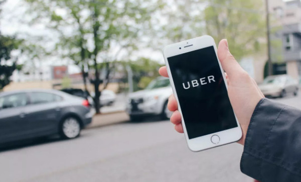 Application :  Uber veut devenir une « super app » de voyage, un premier essai au Royaume-Uni