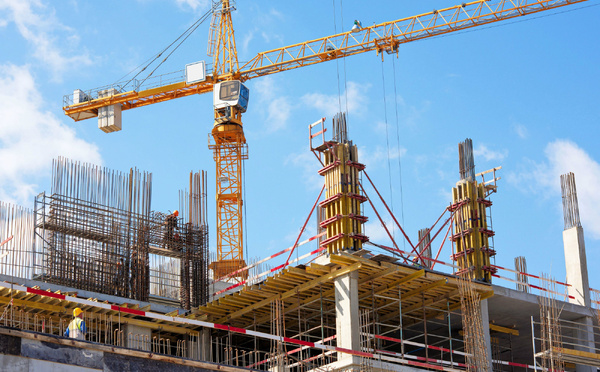 Finance : Le BTP et les banques propulsent le marché boursier