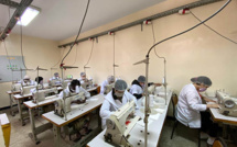 Les détenus participent à l’effort national en fabriquant des masques