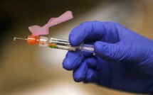 Covid-19 : AstraZeneca suspend ses essais du vaccin d'Oxford