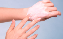 Mains et froid : Comment soigner les mains sèches ?