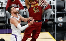 NBA : Les Bucks en imposent à Denver, les Lakers échappent au tonnerre