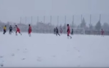 Botola Pro D2 : Chabab Khénifra- Olympique Dcheira interrompu pour cause de neige !