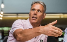 Arbitrage : Marco Van Basten, hors-jeu !