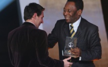 Qui est le meilleur footballeur du monde ?  Pelé, Maradona, Cruyff, Christiano ou Messi ?