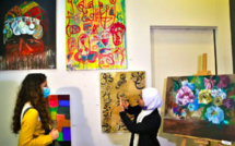 À Tanger des enfants sourds réalisent une exposition