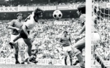Le meilleur avant-centre de tous les temps n’est plus : Le monde du football pleure Gerd Müller, le légendaire attaquant