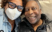 Pelé  de retour à l'hôpital 