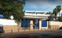 Mission française : les fermetures des écoles se multiplient ! 
