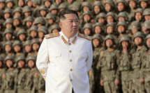 Après le tout premier cas de Covid en Corée du Nord,  Kim Jong Un ordonne un confinement national