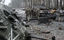 Guerre en Ukraine : Moscou poursuit sa pression sur le Donbass, l'OTAN envisage d'armer Kiev