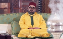 SM le Roi accomplit la prière de l'Aïd Al-Adha et procède au rituel du sacrifice