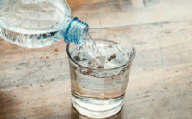 Boire 4,5 litres d’eau par jour : La dangereuse tendance TikTok