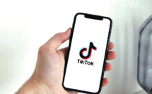 TikTok : #BookTok ou la littérature en fragments partagés