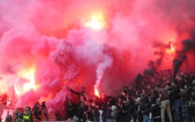 Botola Pro D1 : Les clubs règlent la facture des fumigènes  !?