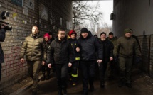 Ukraine : Les uns font la guerre d’autres se font les caisses