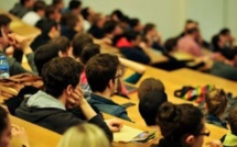 Les etudiants d’Ukraine en quête de solutions pour passer l’examen «Krok»