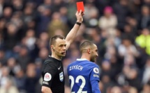 Premier league : Ziyech expulsé puis réintégré grâce à la VAR!