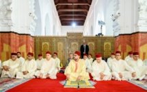 Le Roi accomplit la prière du vendredi à la mosquée Al Mohammadi à Casablanca