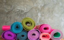 Nettoyer son tapis de Yoga : Un geste sain et indispensable