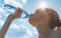 Canicule : boire de l’eau oui, mais attention à sa température