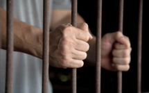 Algérie : La prison pour un journaliste et un chercheur et enlèvement d’un ancien gendarme