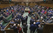 Royaume-Uni : La loi pour l’expulsion franchit un premier obstacle au Parlement