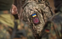 Ukraine: les députés adoptent un texte permettant la mobilisation de détenus dans l'armée