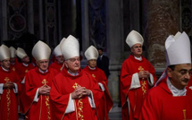 Après le deuil, les cardinaux du monde au Vatican pour élire un nouveau pape