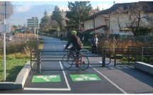 Melilia : mise en place d'une voie cyclable pour fluidifier le passage au poste terrestre