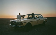 « Merci Dix » : un court-métrage américain sublime l’héritage des grands taxis marocains