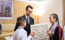 SAR le Prince Héritier Moulay El Hassan reçoit les membres des colonies de vacances de l’Agence Bayt Mal Al-Qods