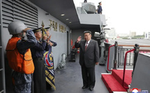 ​Corée du Nord : Kim Jong inspecte un nouveau destroyer de 5.000 tonnes