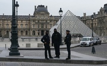 Musée du Louvre reste fermé près le cambriolage rocambolesque ayant visé des bijoux inestimables