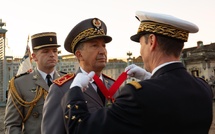 L'Inspecteur général des FAR Mohammed Berrid décoré de la légion d'Honneur à Paris